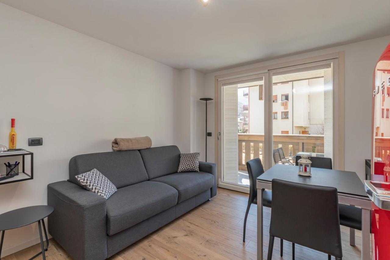 Cristallo Apartment - Ristrutturato Nuovo Centro Aprica Luaran gambar